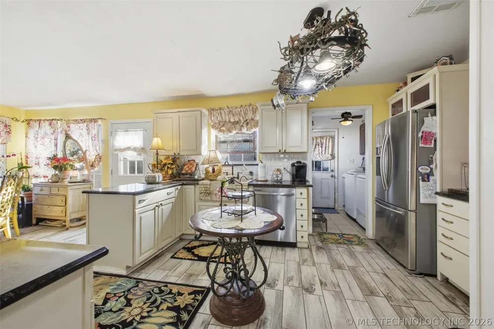 19661 County Road 3500 Fitzhugh, OK 74843