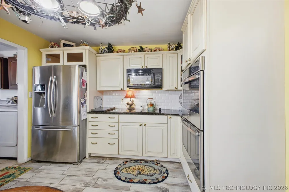 19661 County Road 3500 Fitzhugh, OK 74843