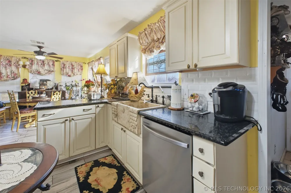19661 County Road 3500 Fitzhugh, OK 74843