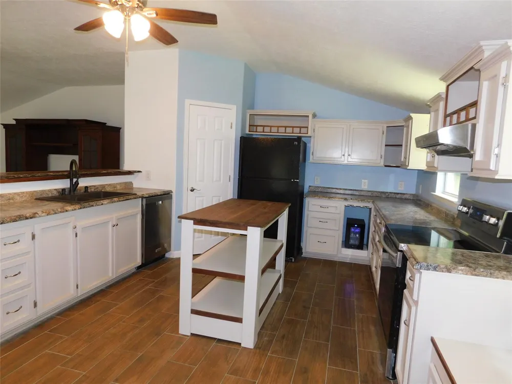 141 Martinez Street Coldspring, TX 77331