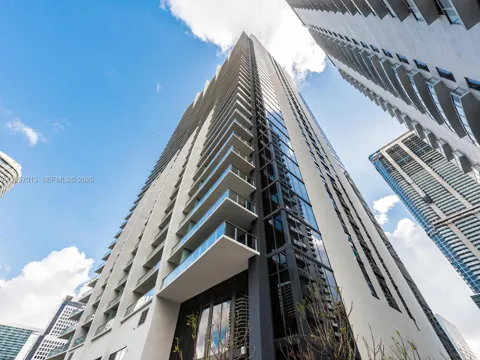 1010 Brickell Ave #3701