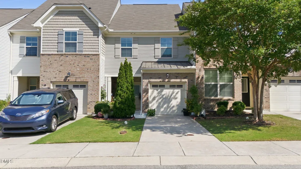 734 Davenbury Way Cary, NC 27513