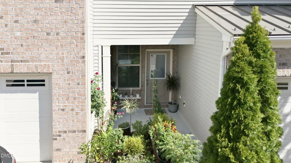 734 Davenbury Way Cary, NC 27513