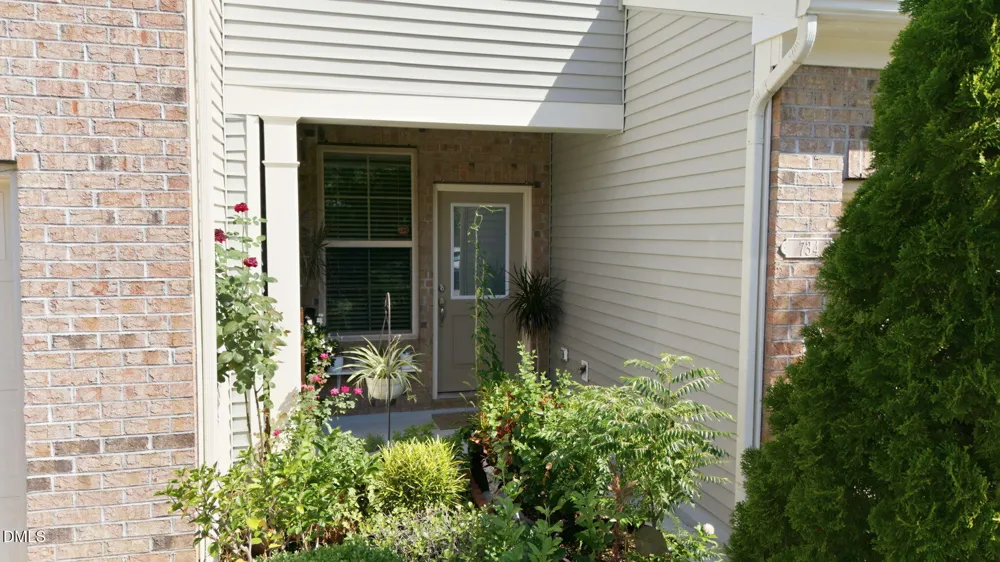 734 Davenbury Way Cary, NC 27513