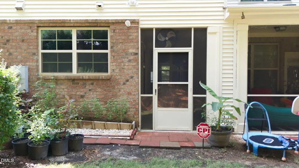 734 Davenbury Way Cary, NC 27513