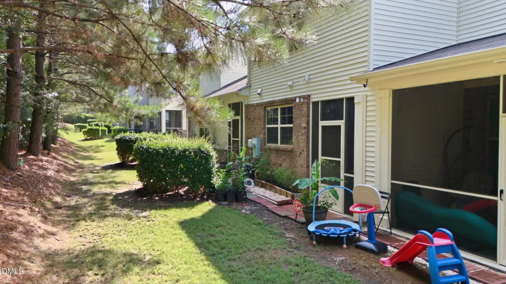 734 Davenbury Way Cary, NC 27513