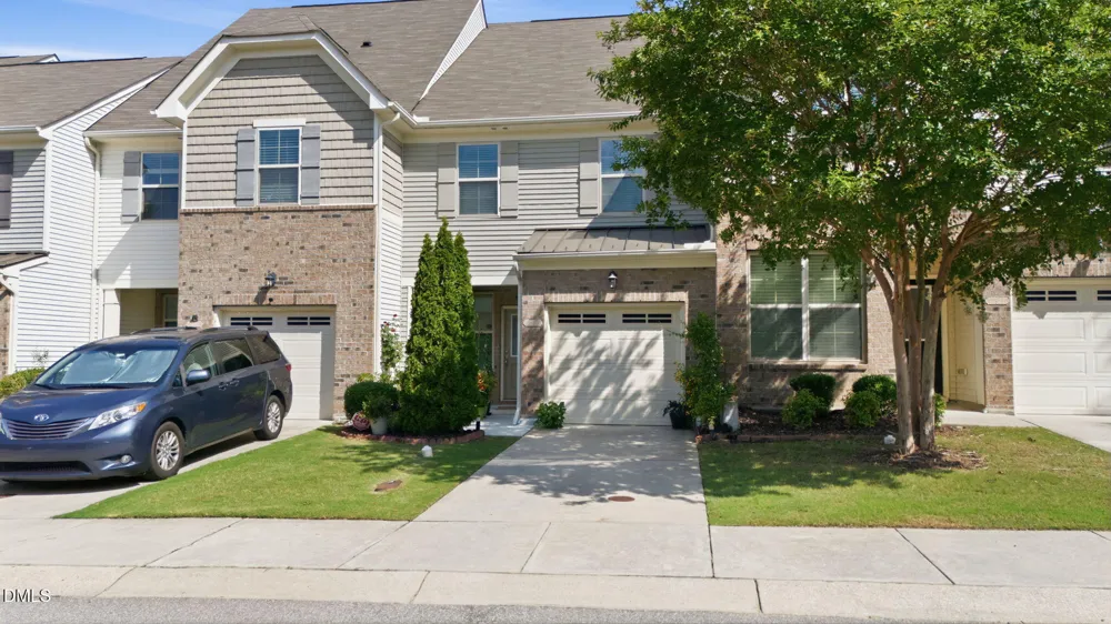734 Davenbury Way Cary, NC 27513