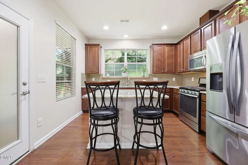 734 Davenbury Way Cary, NC 27513