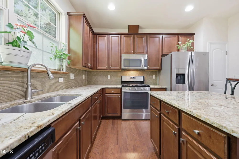 734 Davenbury Way Cary, NC 27513