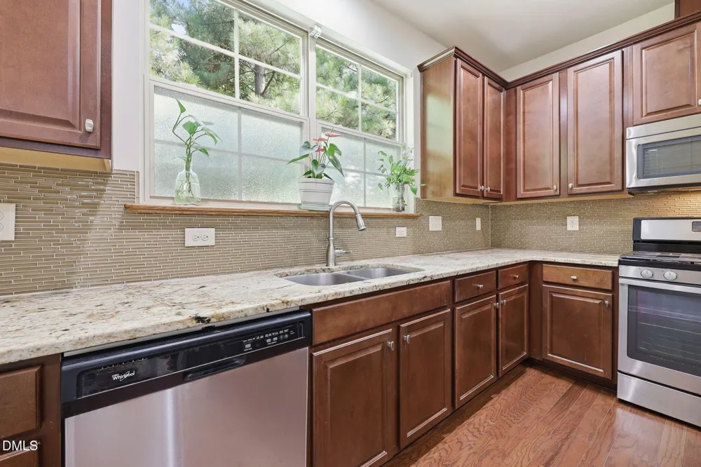 734 Davenbury Way Cary, NC 27513
