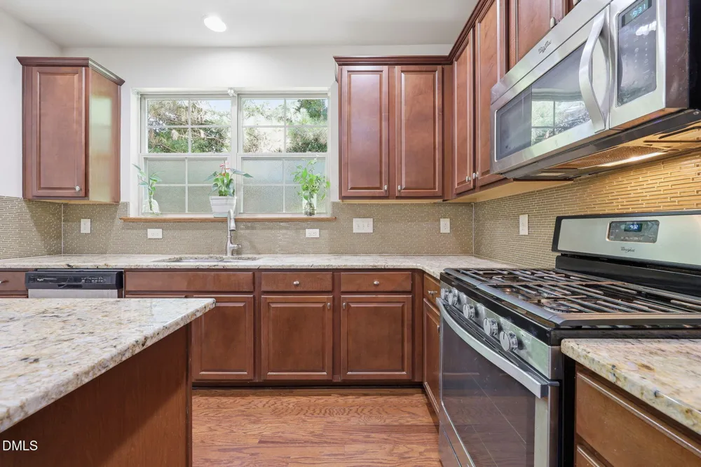 734 Davenbury Way Cary, NC 27513