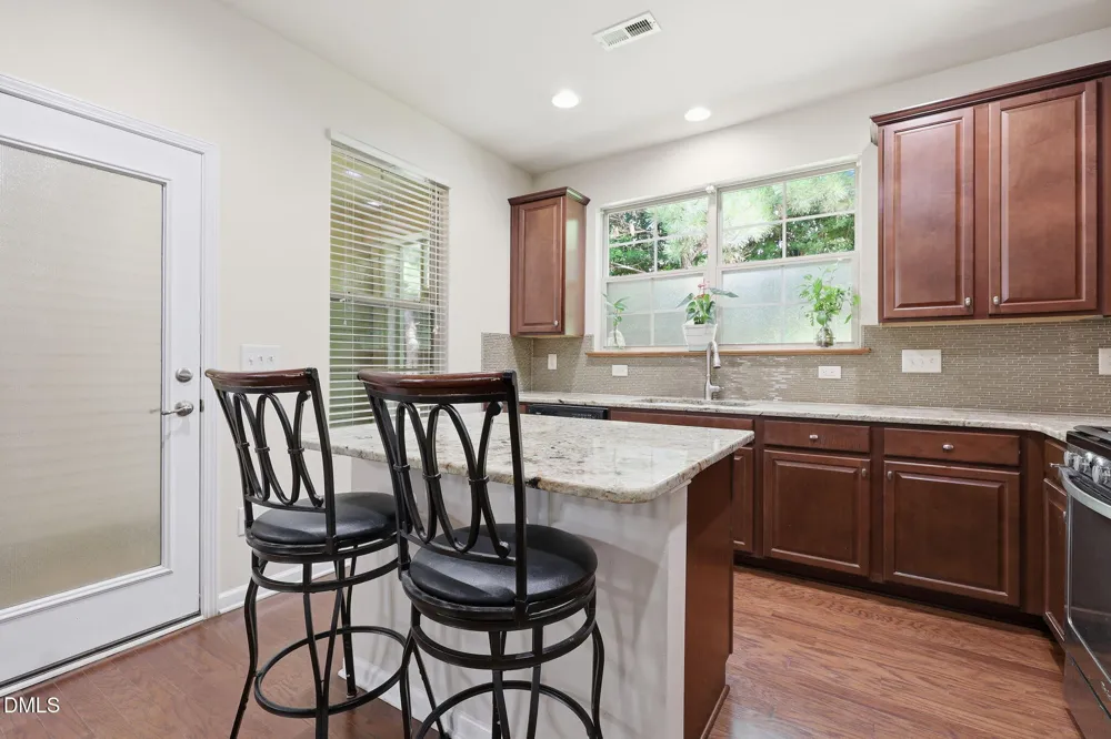 734 Davenbury Way Cary, NC 27513