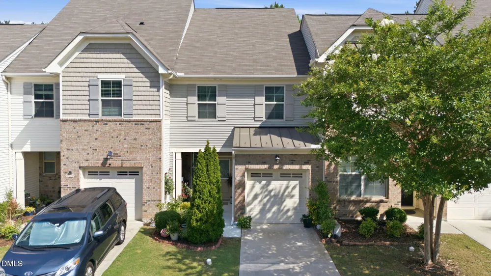 734 Davenbury Way Cary, NC 27513