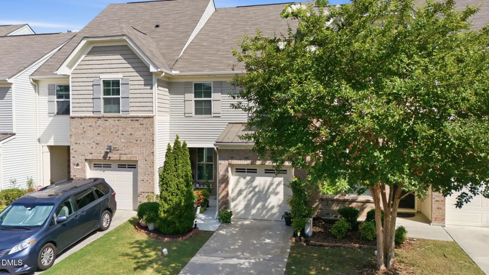 734 Davenbury Way Cary, NC 27513