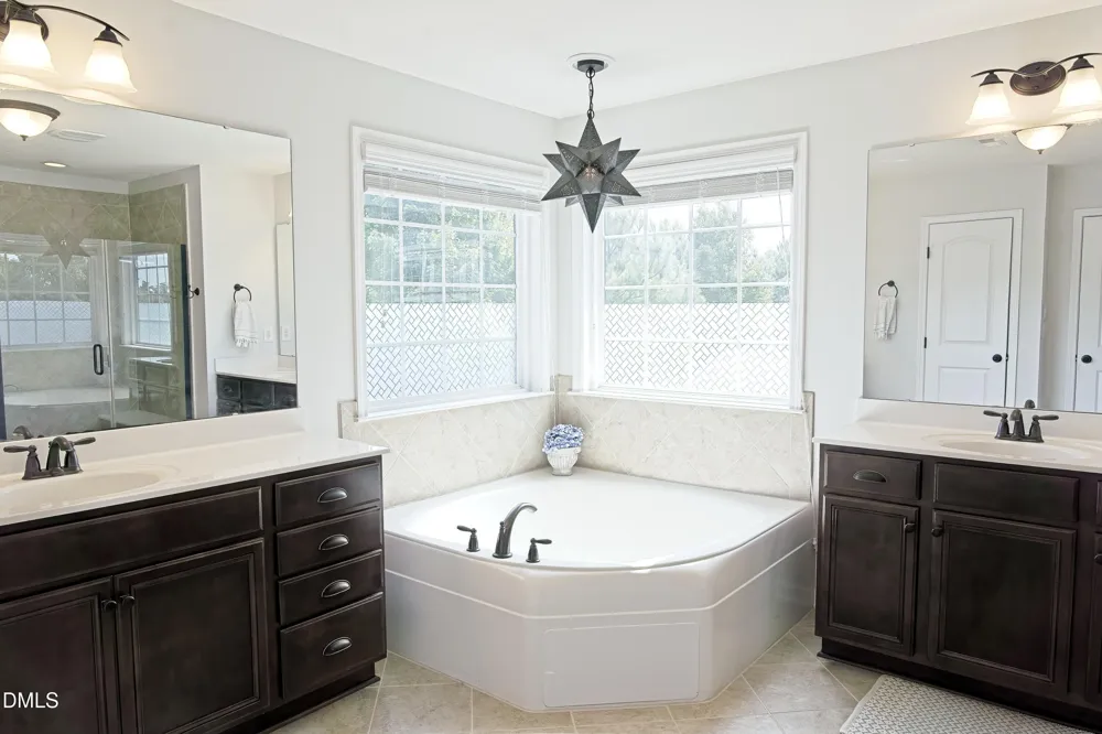 201 King Oak Street Holly Springs, NC 27540