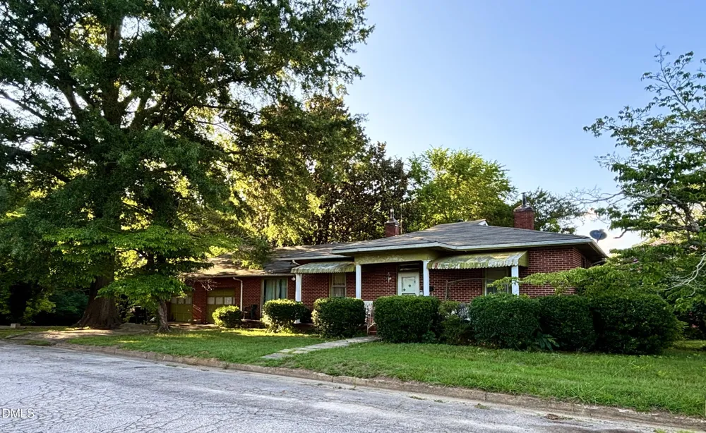114 College Street Warrenton, NC 27589