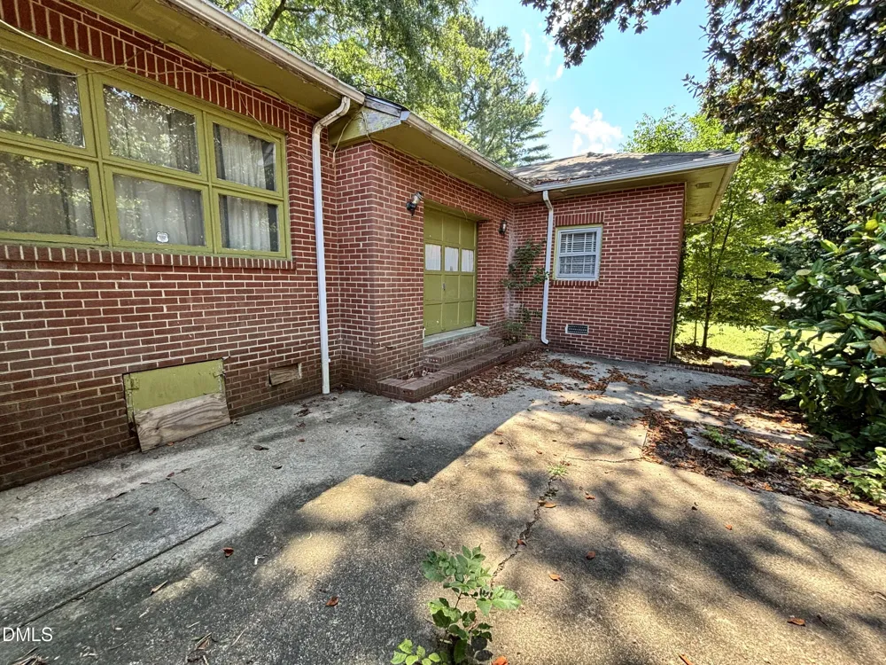 114 College Street Warrenton, NC 27589