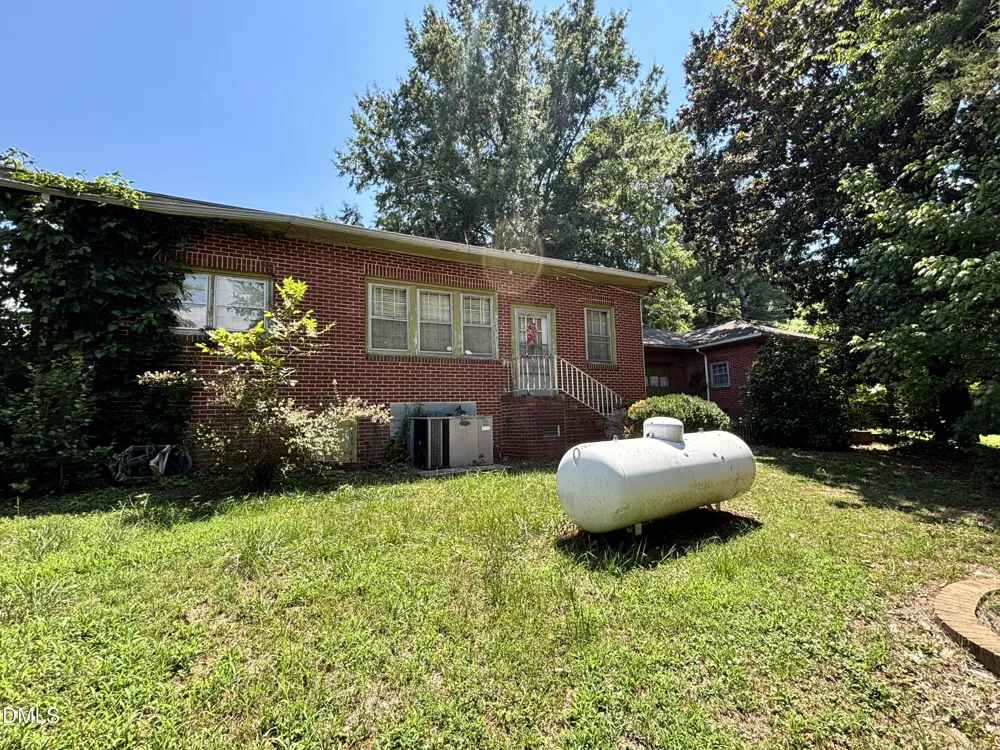 114 College Street Warrenton, NC 27589