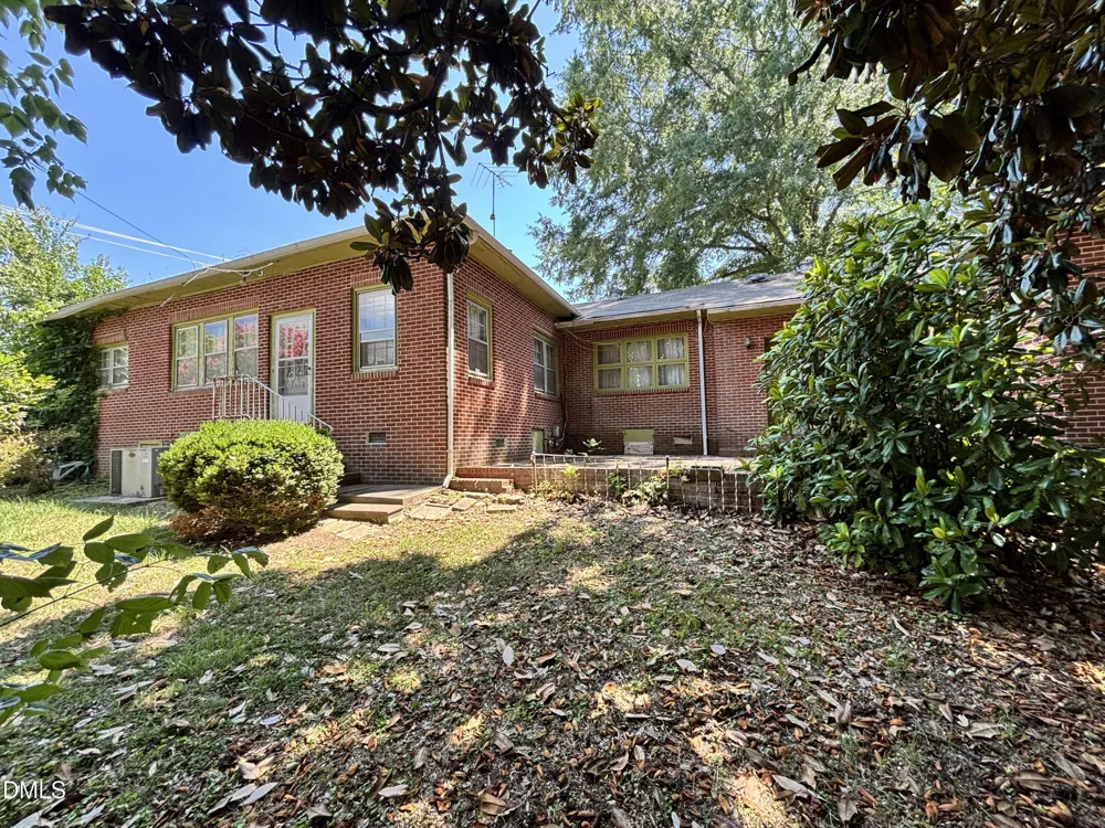114 College Street Warrenton, NC 27589