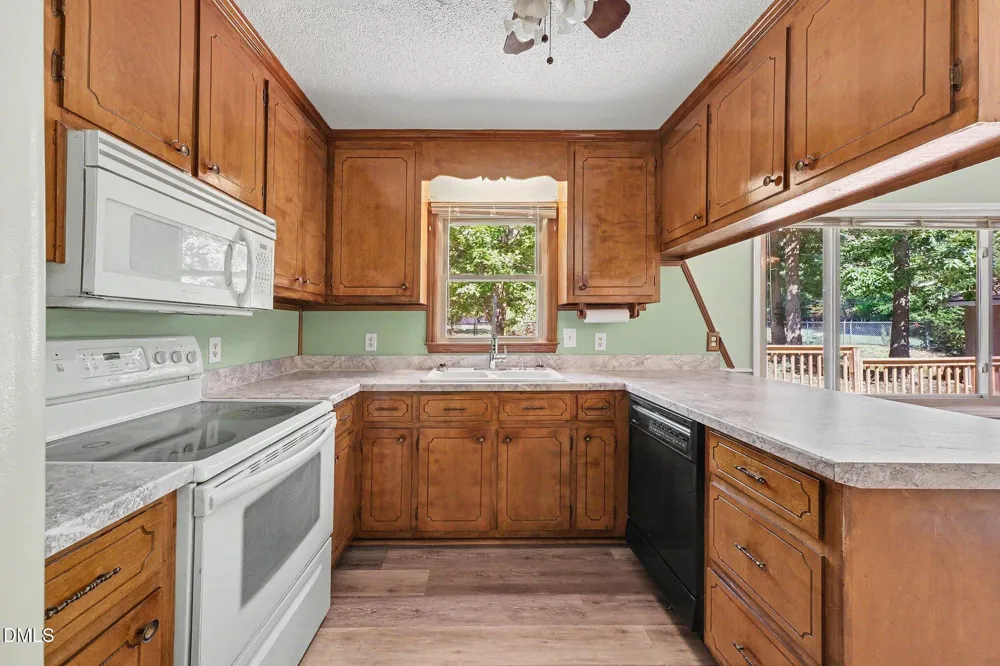 7711 Quail Hollow Drive Hillsborough, NC 27278