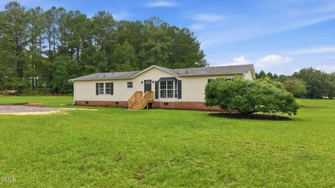 102 Pineview Drive