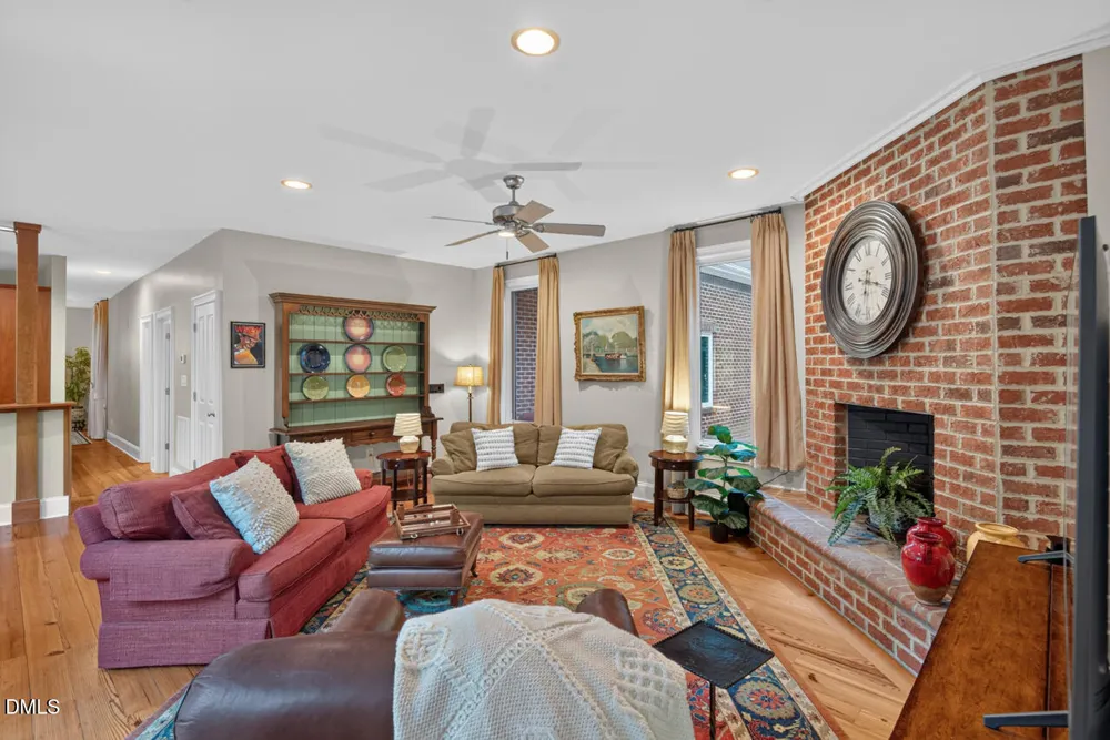 417 Grand Oak Drive Hillsborough, NC 27278