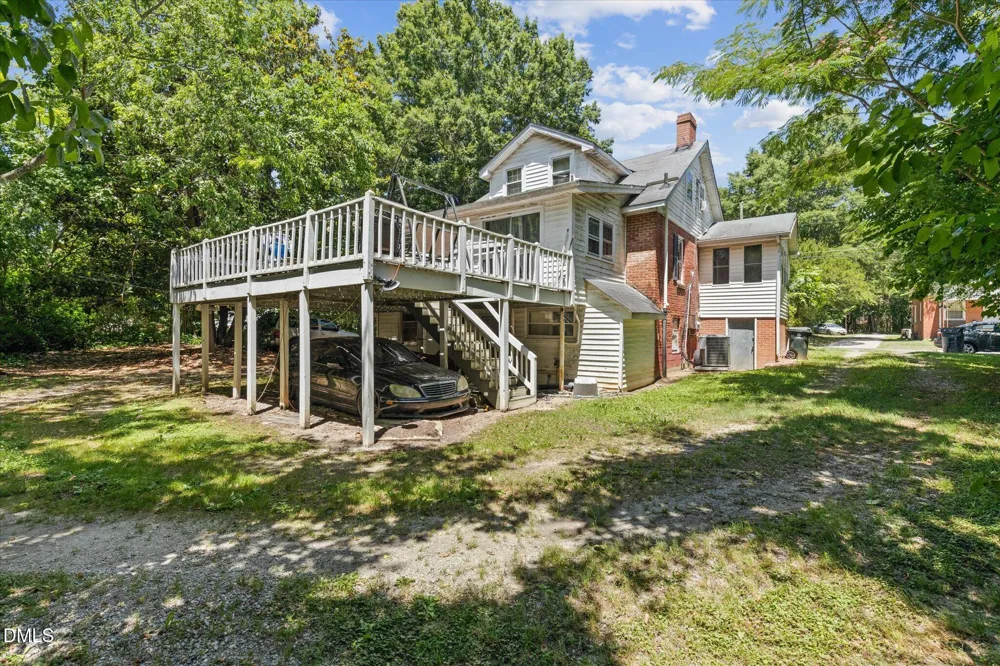 112 Peace Street Oxford, NC 27565