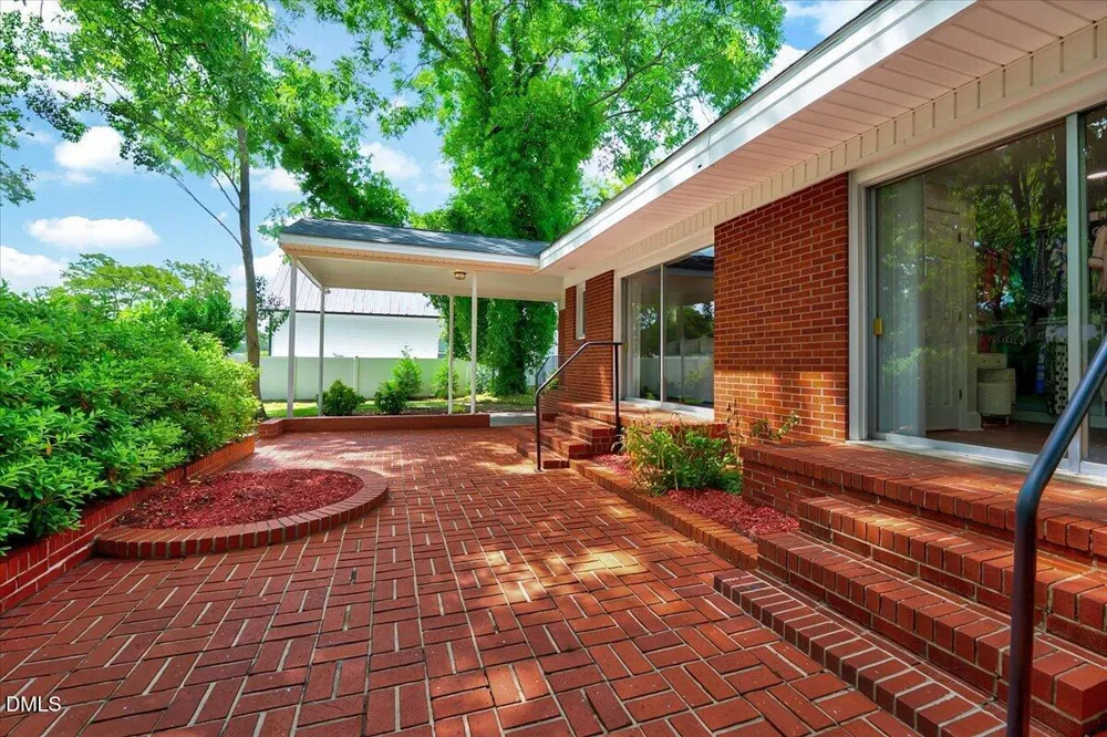 402 Main Street Four Oaks, NC 27524