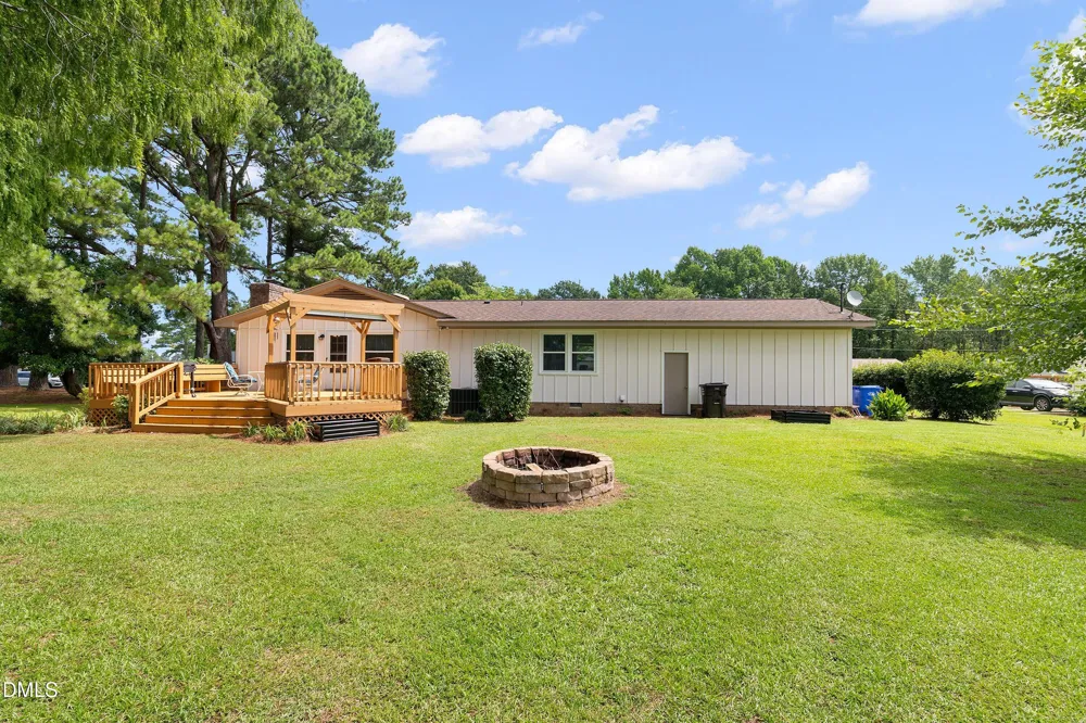 1002 E Maplewood Drive Benson, NC 27504
