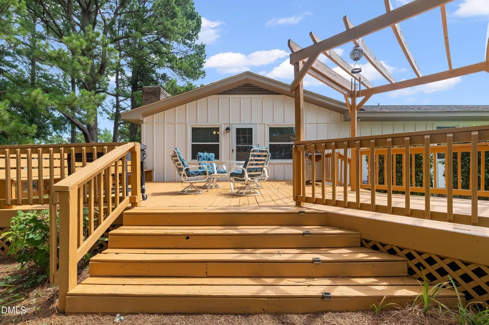 1002 E Maplewood Drive Benson, NC 27504