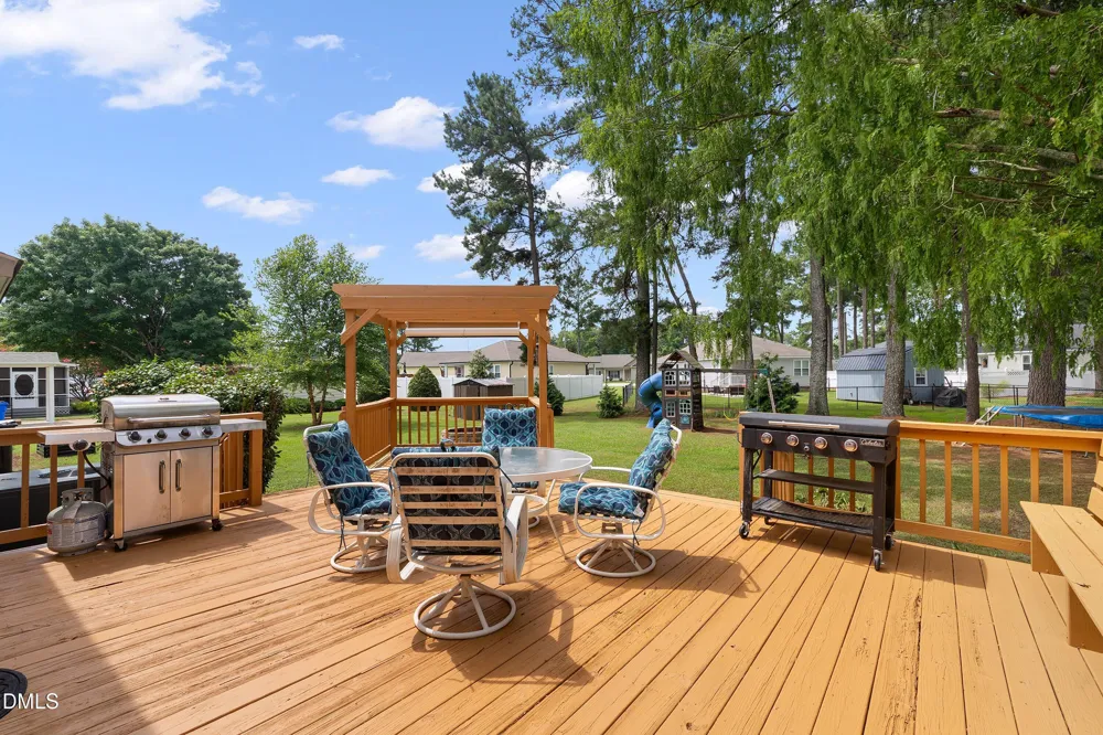 1002 E Maplewood Drive Benson, NC 27504