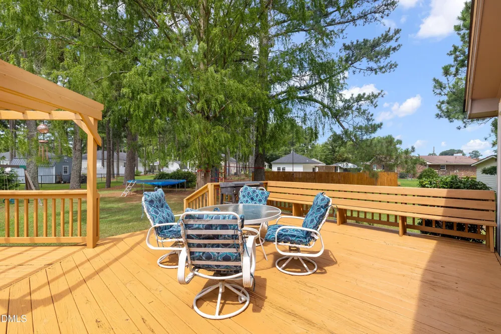 1002 E Maplewood Drive Benson, NC 27504