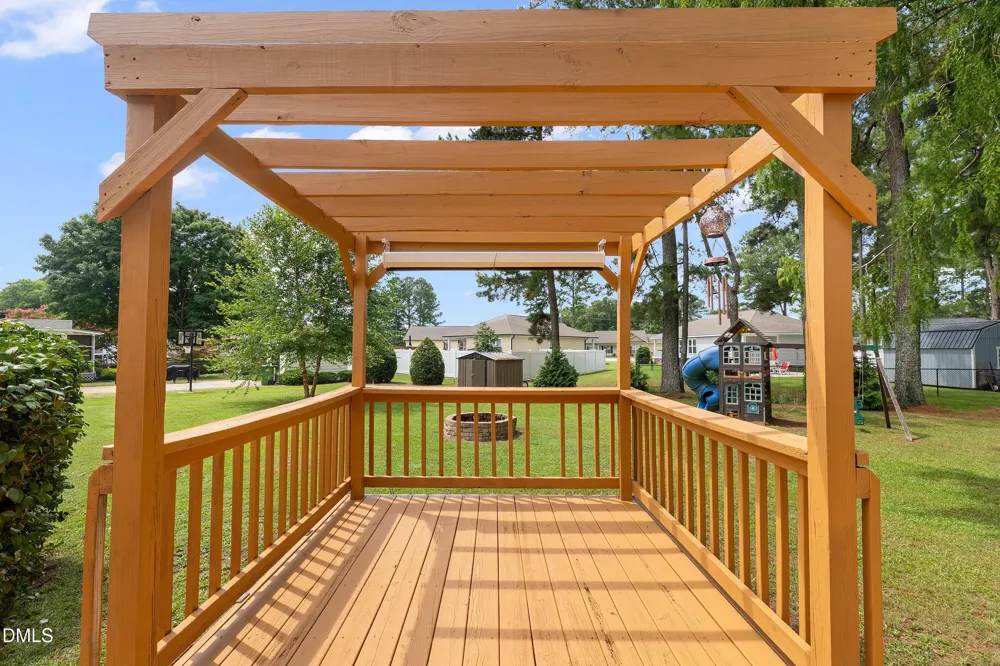 1002 E Maplewood Drive Benson, NC 27504
