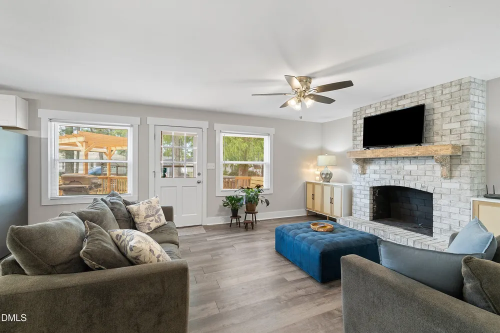 1002 E Maplewood Drive Benson, NC 27504