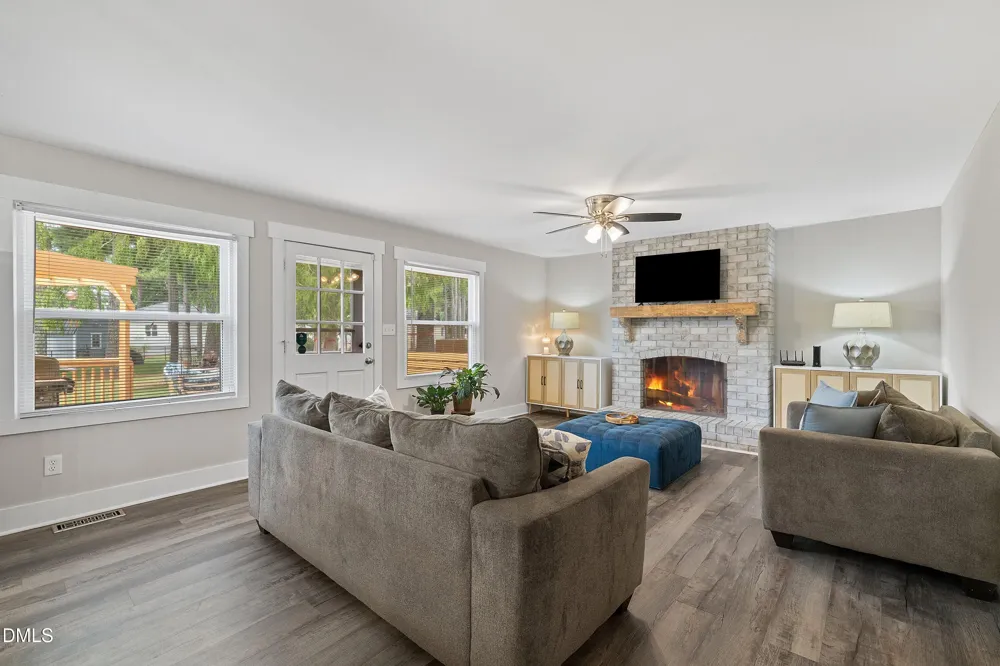 1002 E Maplewood Drive Benson, NC 27504