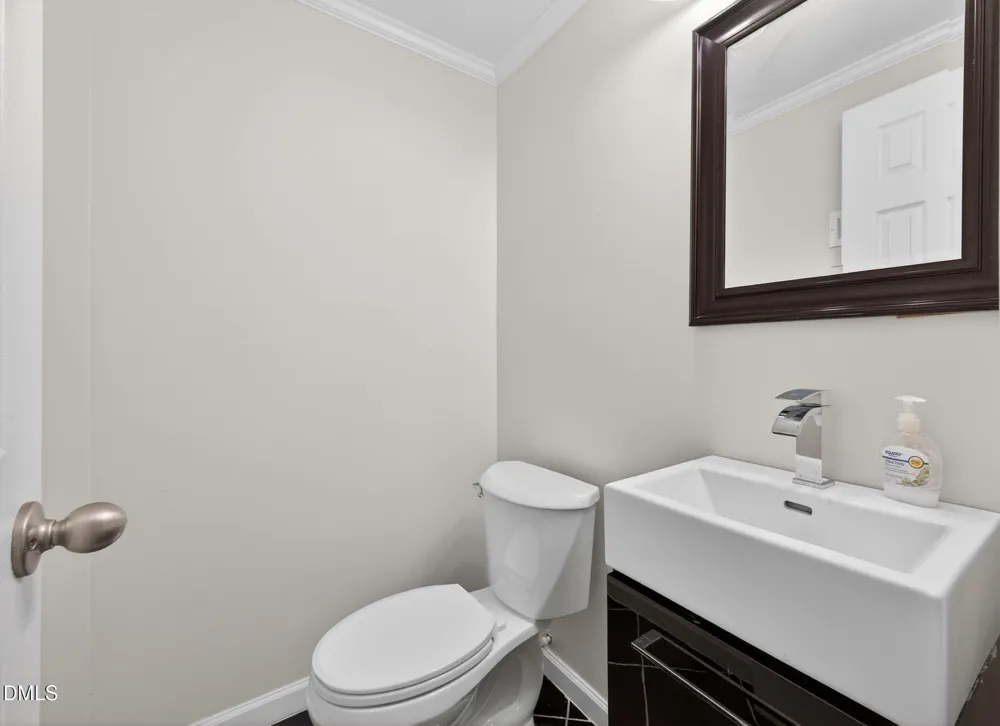 1112 Stonehedge Avenue Durham, NC 27707