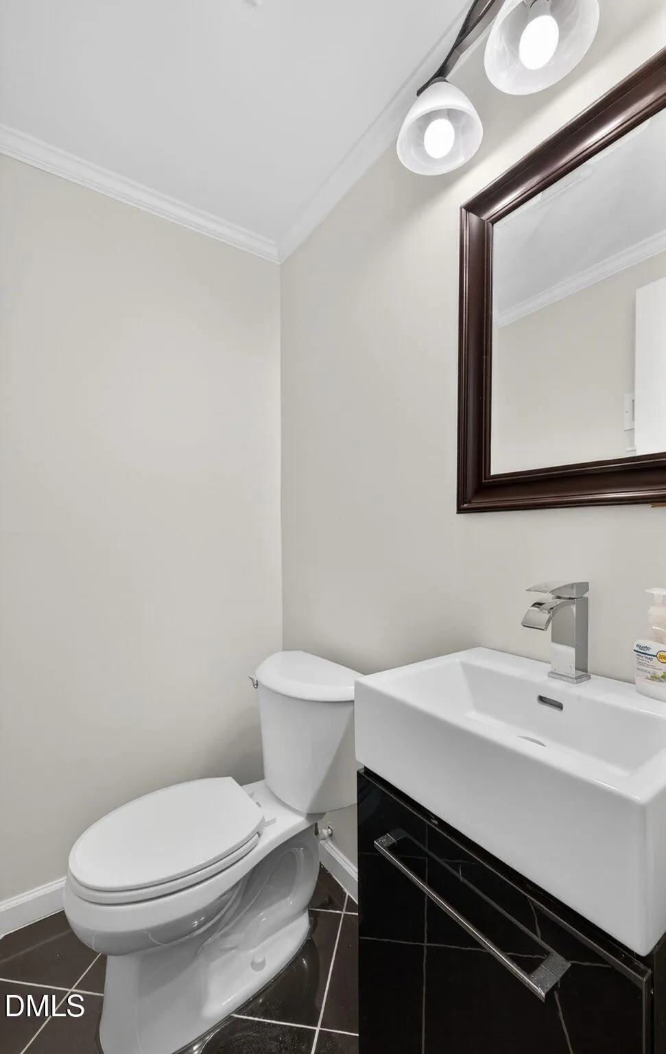 1112 Stonehedge Avenue Durham, NC 27707