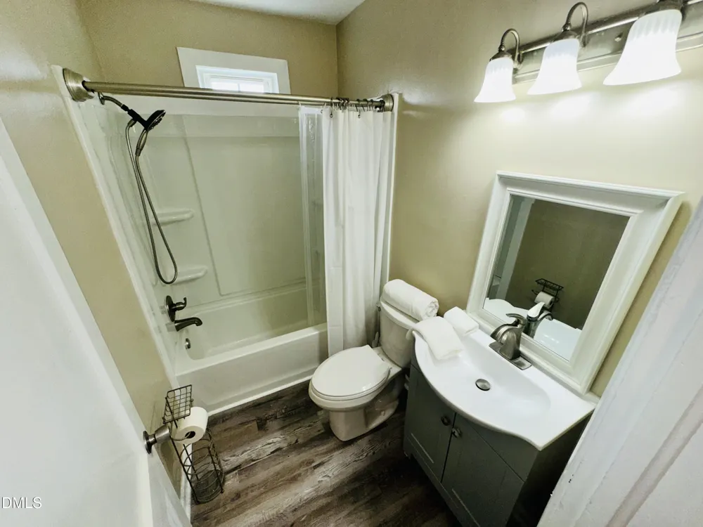 1700 Roslyn #27d Burlington, NC 27215