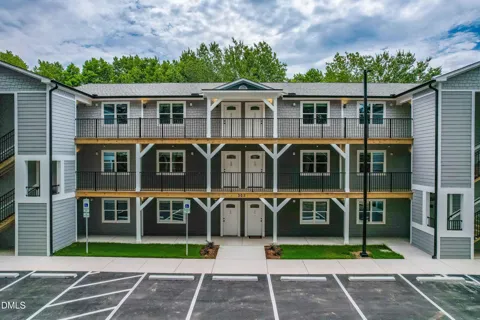 303 Linwood Street #203