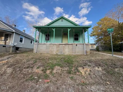 402 Spring Court
