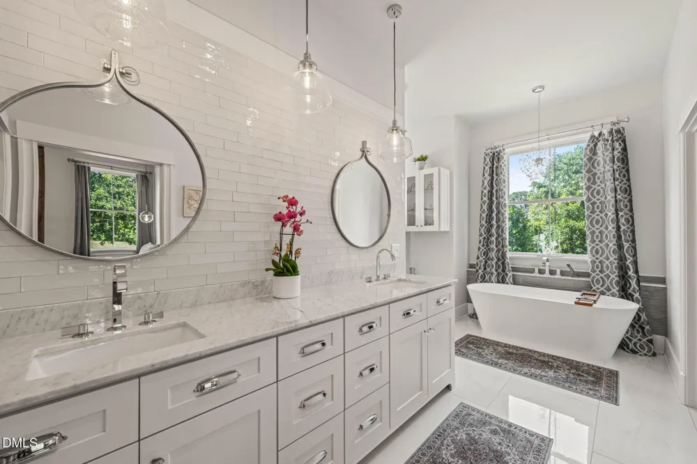 648 Hunter Glenn Lane Siler City, NC 27344