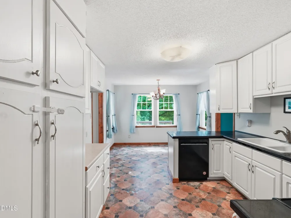 15 Sylvan Way Zebulon, NC 27597