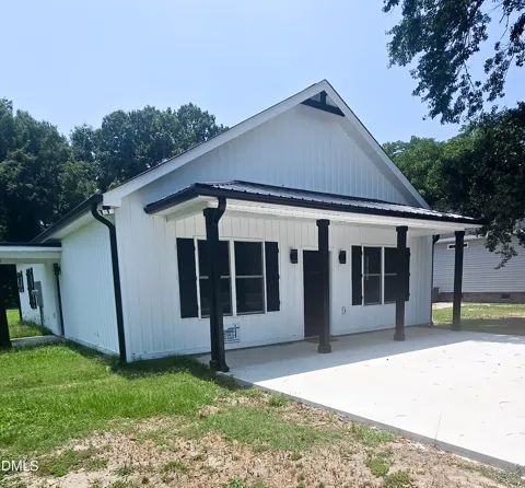214 E Railroad Street
