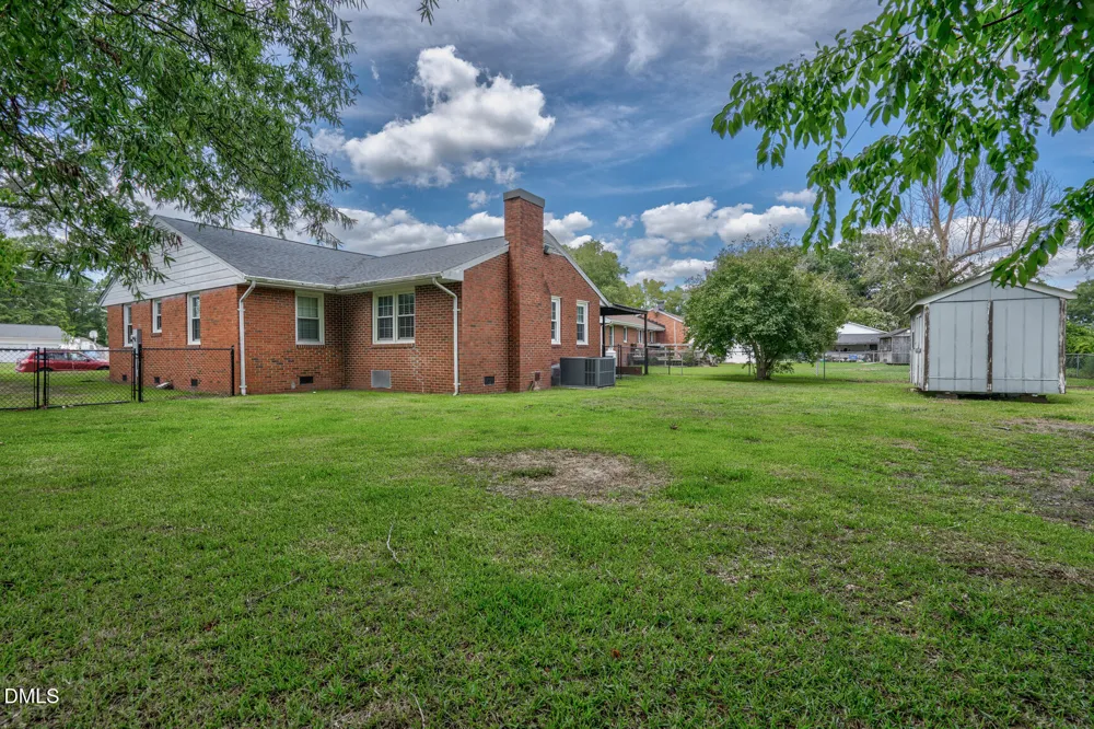 384 Snow Hill Street Ayden, NC 28513