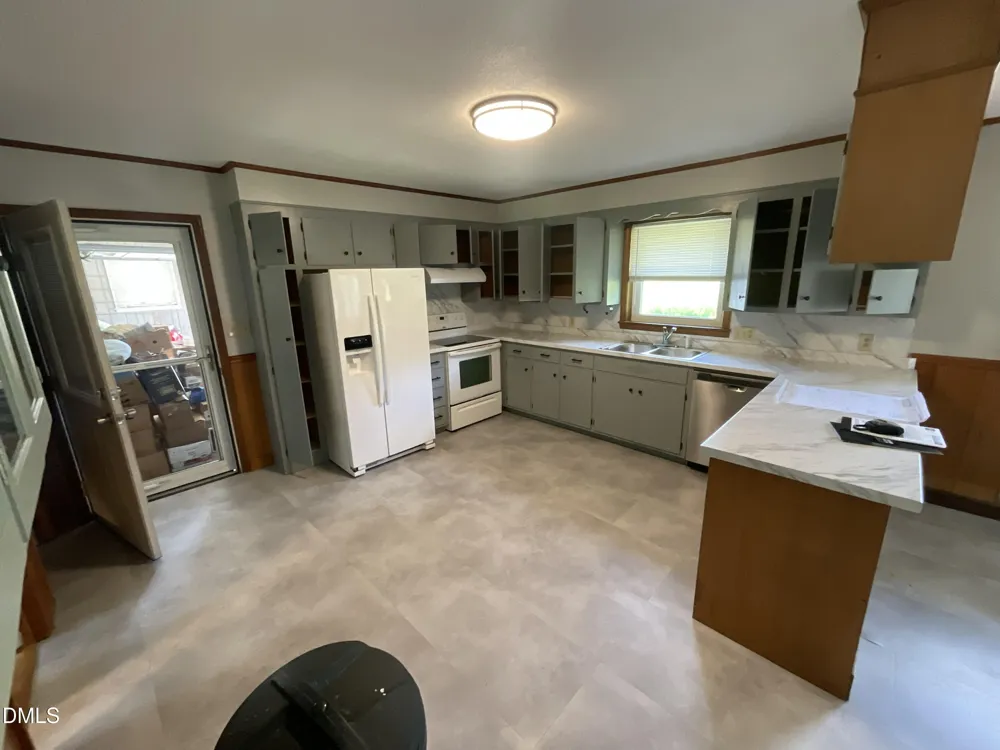 2956 Nc-18 Sparta, NC 28675