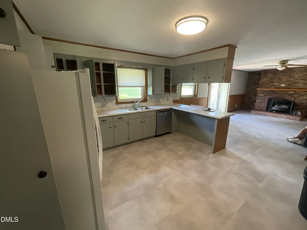 2956 Nc-18 Sparta, NC 28675