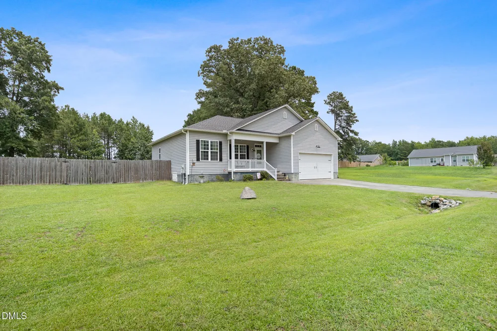 10417 Carsons Creek Drive Zebulon, NC 27597