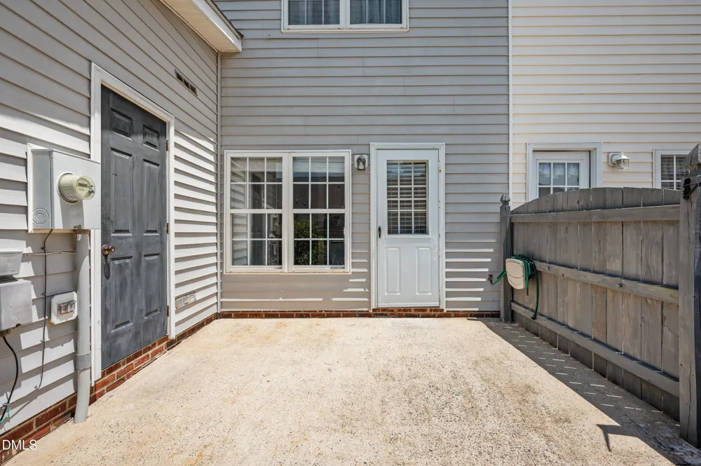 329 Commons Drive Holly Springs, NC 27540