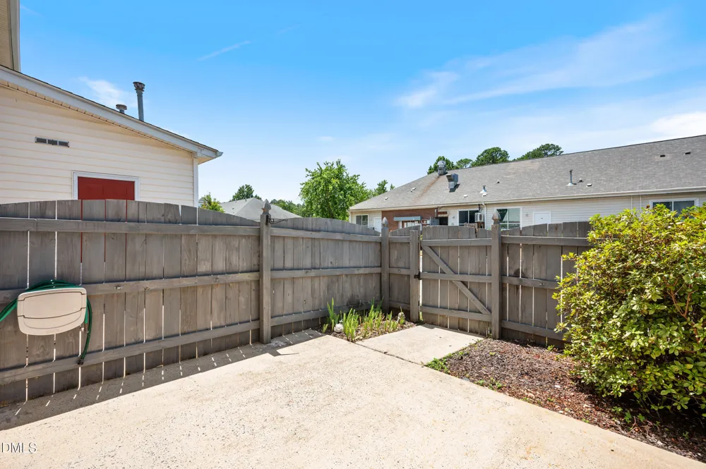 329 Commons Drive Holly Springs, NC 27540