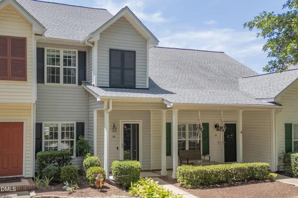 329 Commons Drive Holly Springs, NC 27540